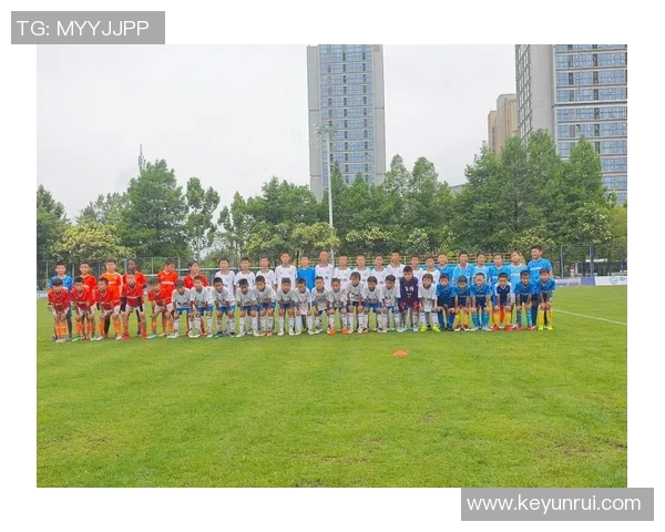 班级足球明星风采展示与精彩瞬间分享活动策划方案