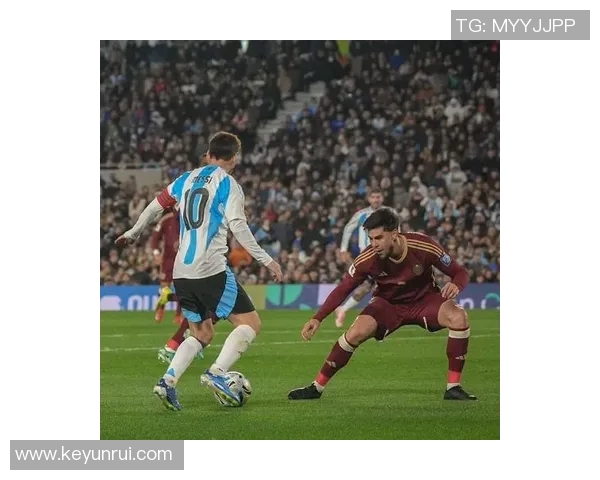 与梅西面对面畅谈足球梦想与人生哲学的精彩瞬间 与梅西面对面畅谈足球梦想与人生哲学的精彩瞬间