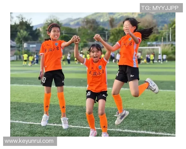 二八分的足球明星揭秘:他们如何在赛场上演绎辉煌与挑战 二八分的足球明星揭秘:他们如何在赛场上演绎辉煌与挑战