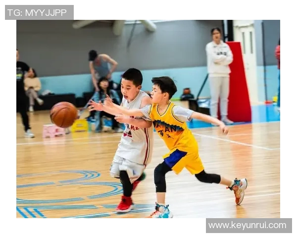 从街头到赛场:陈芳的篮球梦想与人生旅程 从街头到赛场:陈芳的篮球梦想与人生旅程