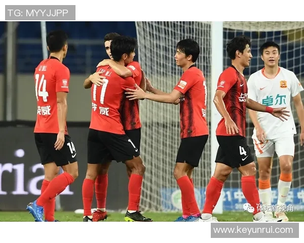 南京足球队在全国锦标赛积分榜上以96分稳居第一名，争冠形势一片大好