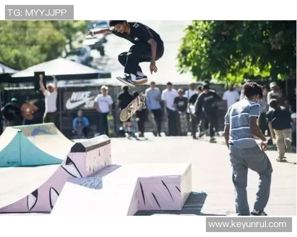 成都滑板队意识形态引发热议滑板文化与社会认同的碰撞与反思 成都滑板队意识形态引发热议滑板文化与社会认同的碰撞与反思